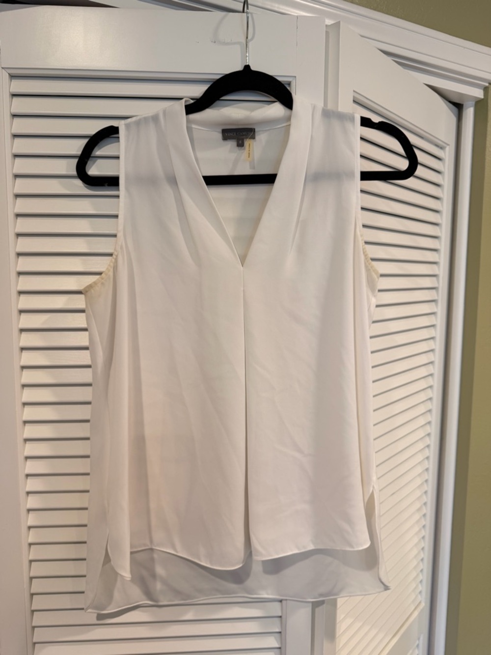 Vince Camuto White Sleeveless V-Neck Layered Camisole